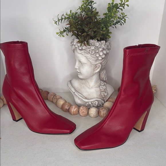STEVE MADDEN VINKA ANKLE BOOT Red Sz 8 NWOB - Picture 2 of 12